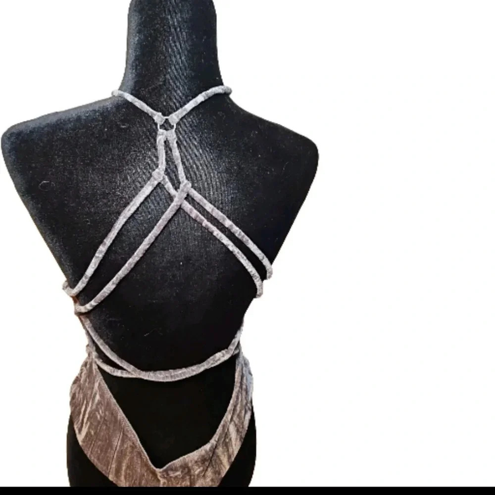 Out From Under Urban Outfitters Womens Gray Velvet Halter Party Bodysuit L - Picture 5 of 14